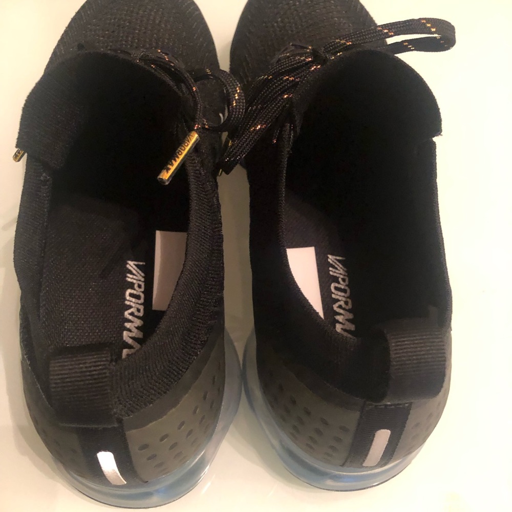 Vapormax shoes - Picture 3 of 5
